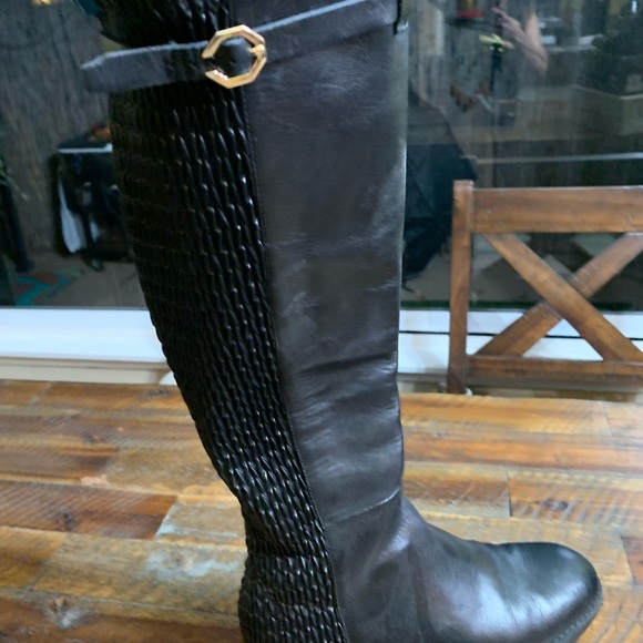 Cole Haan Leather knee-high boots. Well crafted. - Picture 3 of 4